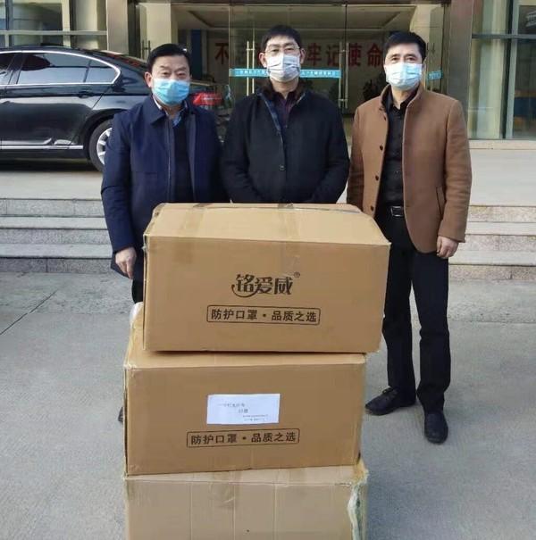 抗疫一线:疫情无情人间有爱 善行汇聚暖流